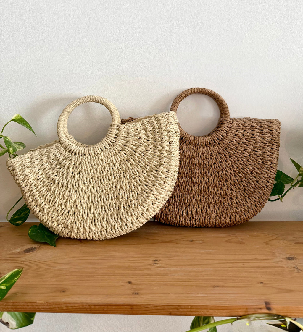 Borsa a mezzaluna in paglia